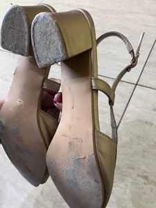 Golden Light heels Sandals For Ethnic Wear