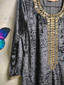 🥳Elegant Velvet Embellished Kurta
