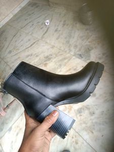 Brand New Ladies Boots 👢
