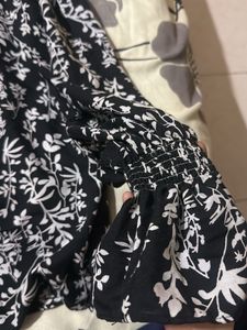Chic Floral Print Mock Neck Top