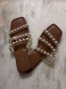 Pearl Strap Flats