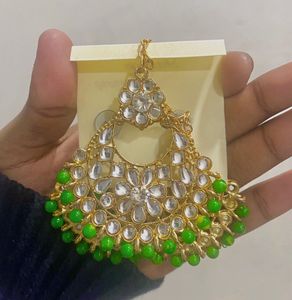 Fashionable Earrings with Mang-Tika