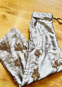 Grey embroidered straight pant - NEW
