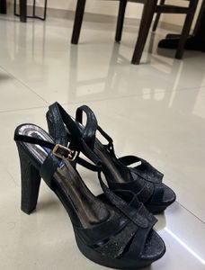 Stylish Black Platform Heels EU 36
