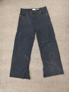 Distressed Wide Leg Jeans
