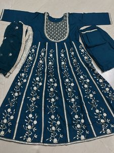 Elegant Embroidered Kurta Set with Dupatta