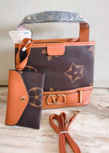 SALE🆕bucket style bag with purse