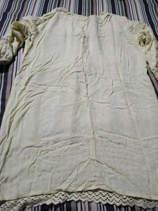 Elegant Yellow Kurta with Lace Detail