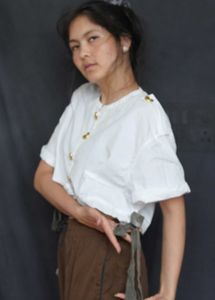Chic White Cropped Button-Up Top