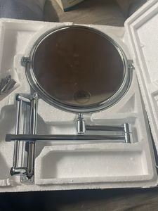 New magnifying bathroom mirror