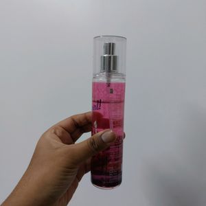 Layer'r Wottagirl Body Splash