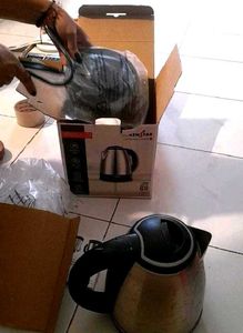 KENSTER ELECTRIC KETTLE 1.8 LITRE..