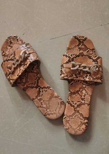 Chic Chain Detail Snake Print Slides
