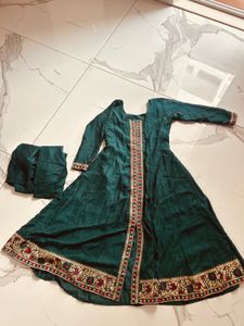 Emerald Green Kurta Set with Embroidery