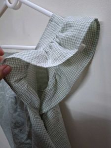 Chic Gingham Ruffle Top//extendable