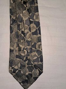Tie Never used Geometric patterned black Olive g