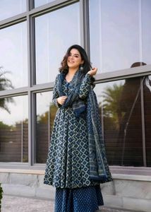 Elegant Green &amp; Blue Printed Kurta Set with Dupatt