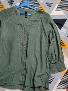 Stylish Green V-Neck Button-Up Tunic