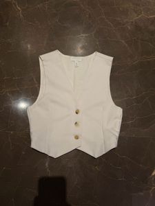 Chic White Sleeveless Vest