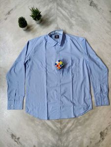 Men's Light Blue Button-Down Shirt