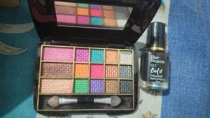 Blue Heaven Eyeshadow Palette & Eyeliner