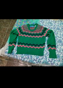 Stylish Green Patterned Sweater crop