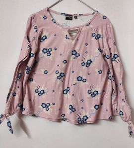 Women Pink top.