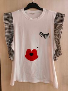 Winky Butterfly Sleeves Top