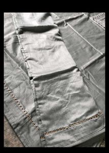 Elegant Grey Kurta Set with Intricate Embroidery