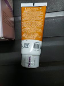 Sunscreen.moistriset .hair oil