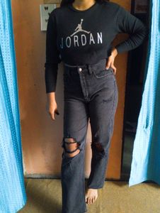 🖤🤍Distressed Black Jeans🤍🖤