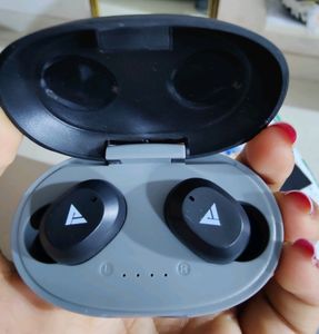 Boult Audio..Combuds.New With Tag.No Offered Coins
