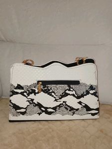 Chic Snakeskin Print Handbag