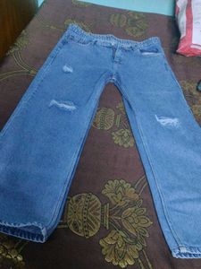 Distressed Wide Leg Jeans