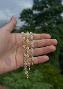 beaded floral bracelet 🌷