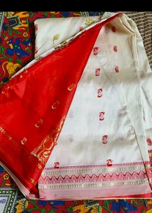 Elegant White Saree with Gold Embroidery
