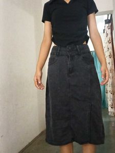 Stylish Dark Wash Denim Midi Skirt