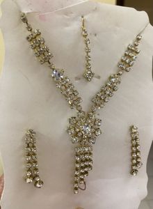 Stunning Rhinestone Jewellery Set
