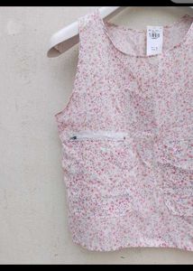 Floral Print Sleeveless Top with Pocket