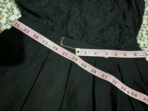 Chic Black Lace &amp; Pleated Dress
