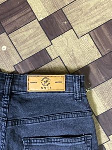 STRAIGHT JEANS