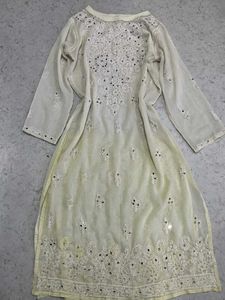 Embroidered Chikankari Kurta