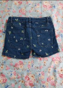 3 Denim shorts for girls ( 6 to 8 years)