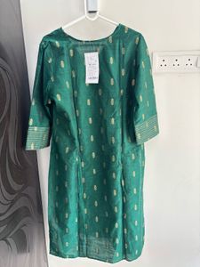 Elegant Green Kurta with Gold Print