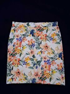 Chic Floral Print Mini Skirt