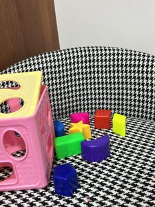 Shape Sorting Cube with 6Shapes-Activity