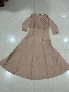Elegant Beige Embroidered Kurta