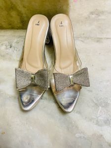 Silver Glittery Bow Detail Clear Heels🤍