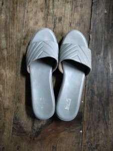 🌸Five by Inc. Grey Quilted Slides