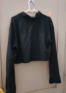 Chic Black Cropped Shirt